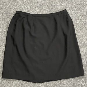 *Vintage  Worthington Woman’s Black Pencil Skirt Sz 22W